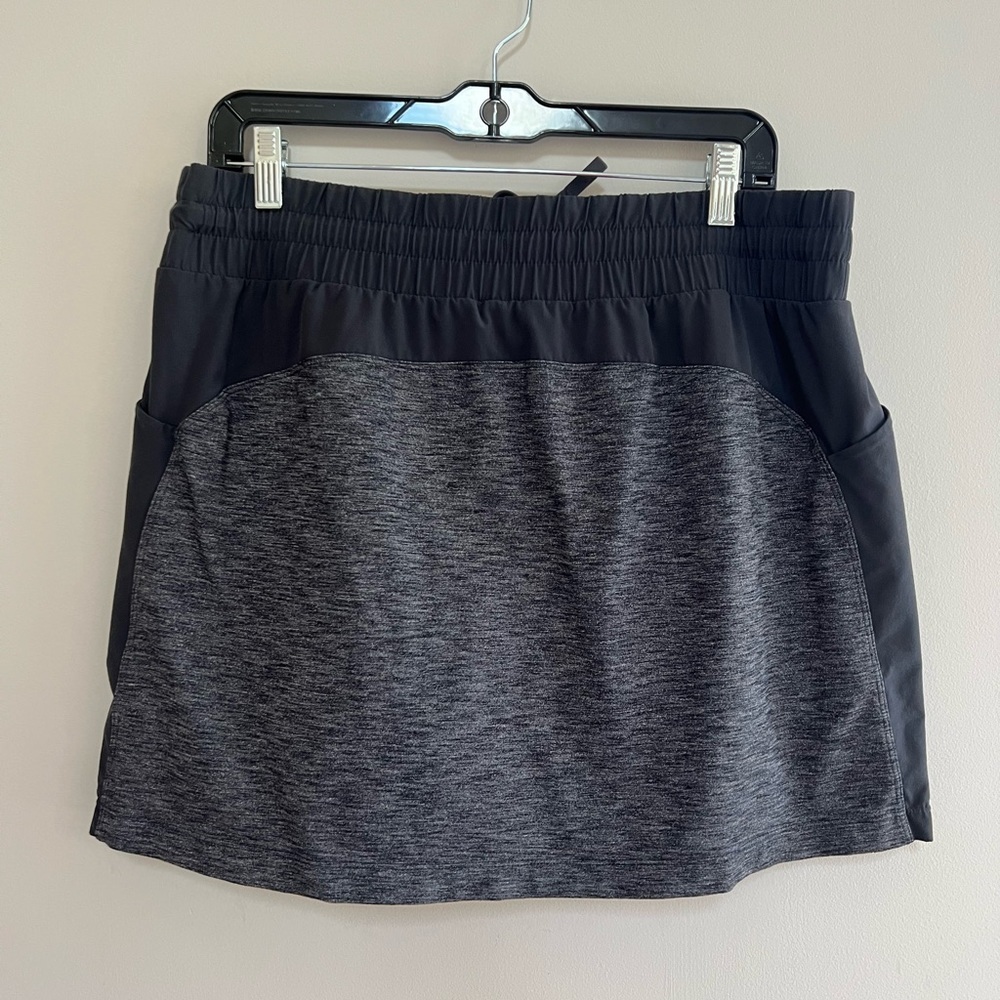 Athleta Excursion Hybrid Skort in Gray Black Heather, Size L - Picture 5 of 11